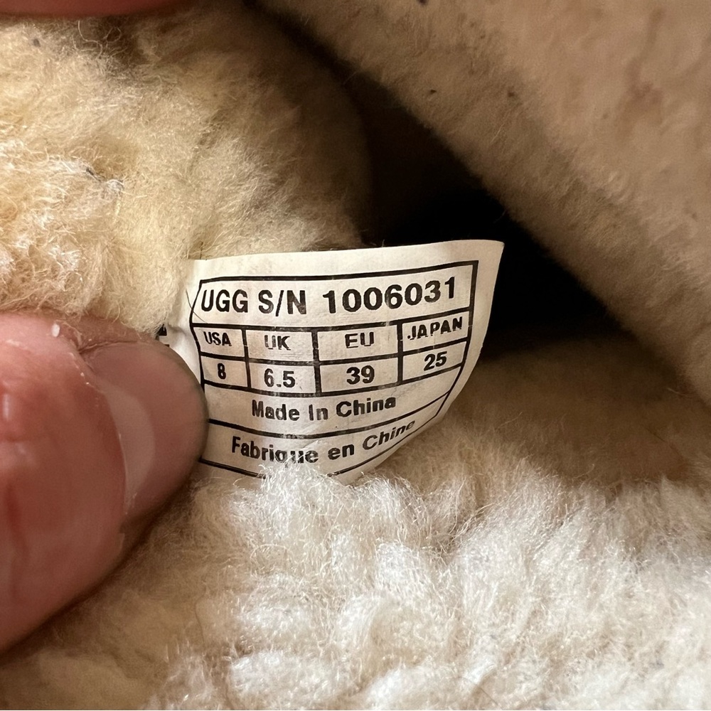 Ugg Boots Size 8 - Picture 6 of 7